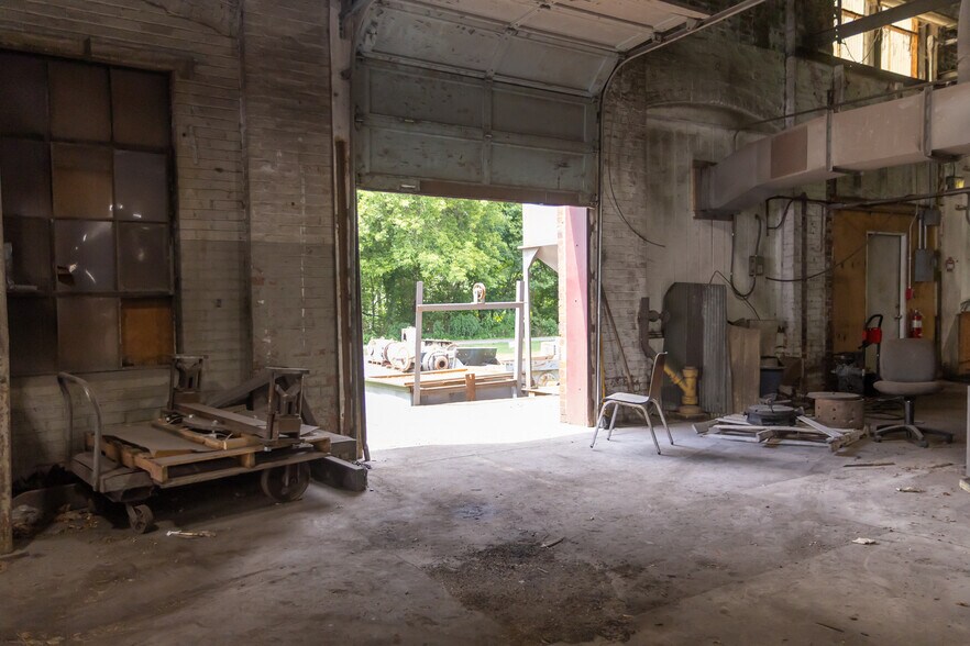 More Photos Of 801 Hazlett Ave, Wheeling Office For Sale