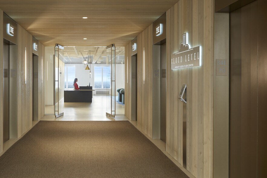 More Photos Of 200 E Randolph St, Chicago Coworking Space