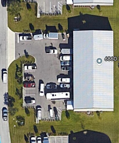 More Photos Of 6860 28th St Cir, Sarasota Warehouse For Sale