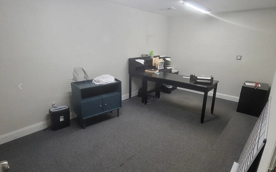 More Photos Of 2130 S Burleson Blvd, Burleson Warehouse For Lease