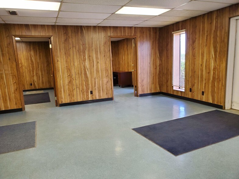 More Photos Of 4547 Cantina Dr, Tyler Warehouse For Lease