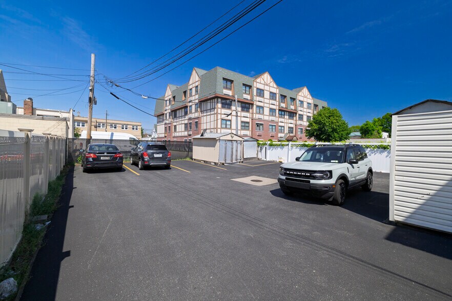 More Photos Of 114 N Park Ave, Rockville Centre Storefront Retail Residential For Sale