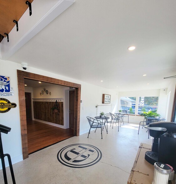 More Photos Of 110 Mc Lean Ave, Cotter Hotel For Sale