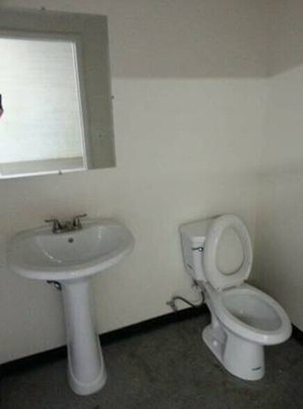 More Photos Of 2700-2724 W Osborn Rd, Phoenix Service For Lease