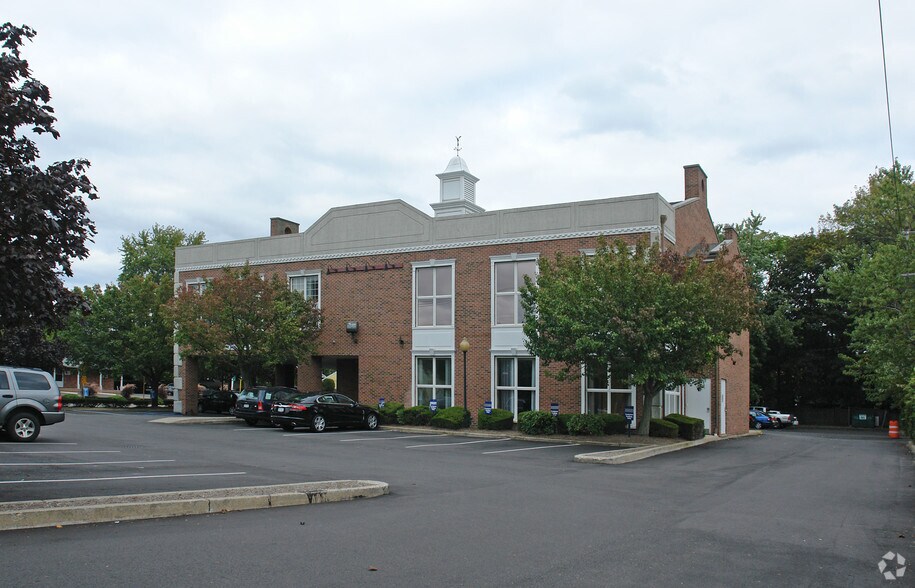 More Photos Of 375 Deer Park Ave, Babylon Medical For Sale