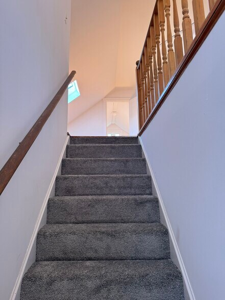 More Photos Of 199 Union St, Occoquan Storefront Retail Residential For Sale