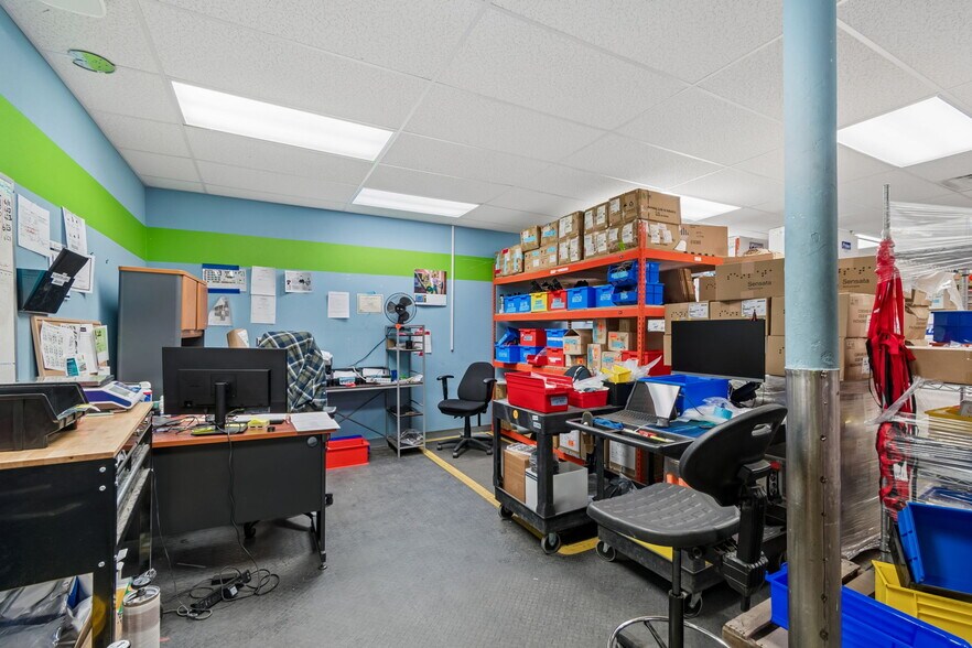 More Photos Of 1760-1770 Calumet St, Clearwater Warehouse For Lease