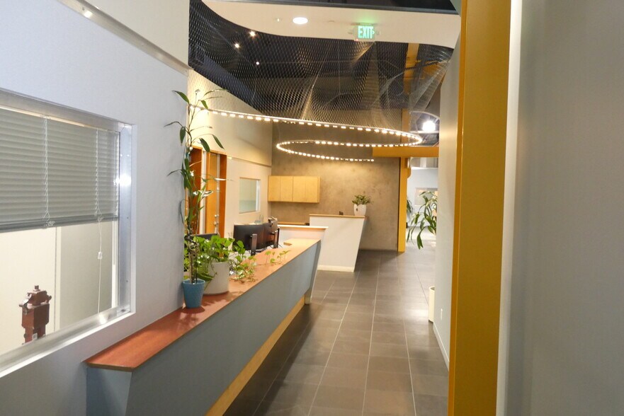 More Photos Of 6100-6120 San Fernando Rd, Glendale Office For Sale