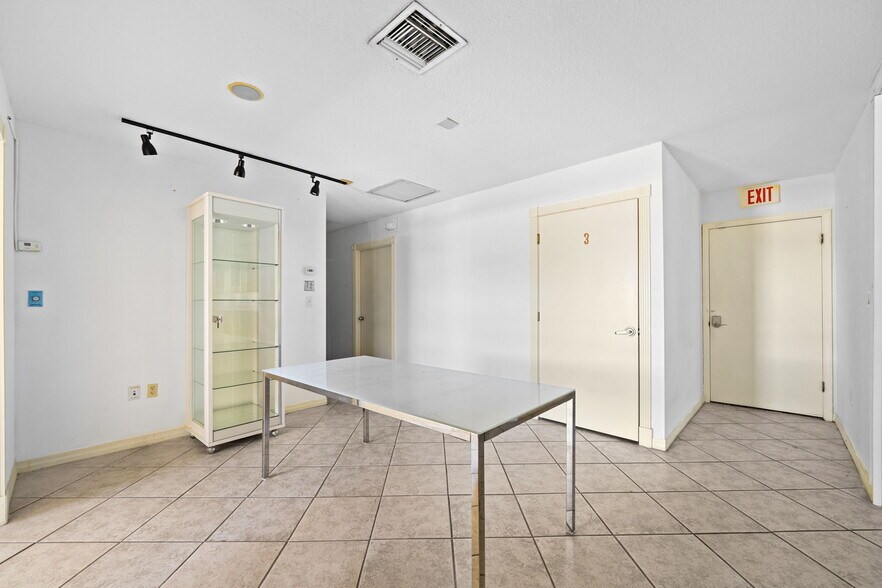 More Photos Of 430 S Dixie Hwy, Miami Office For Lease