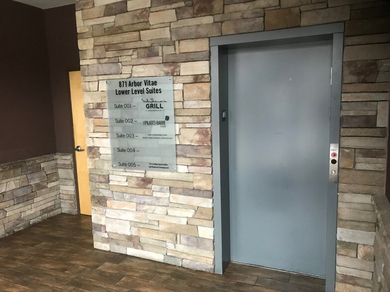 More Photos Of 871 S Arbor Vitae, Edwardsville General Retail For Lease