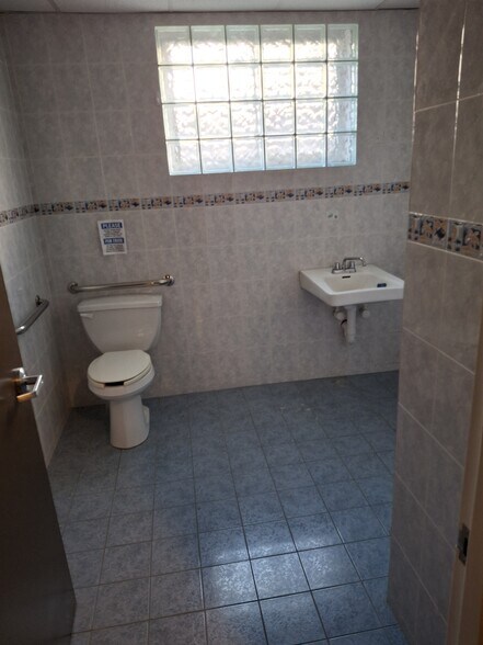 More Photos Of 164 Commack Rd, Commack Medical For Lease