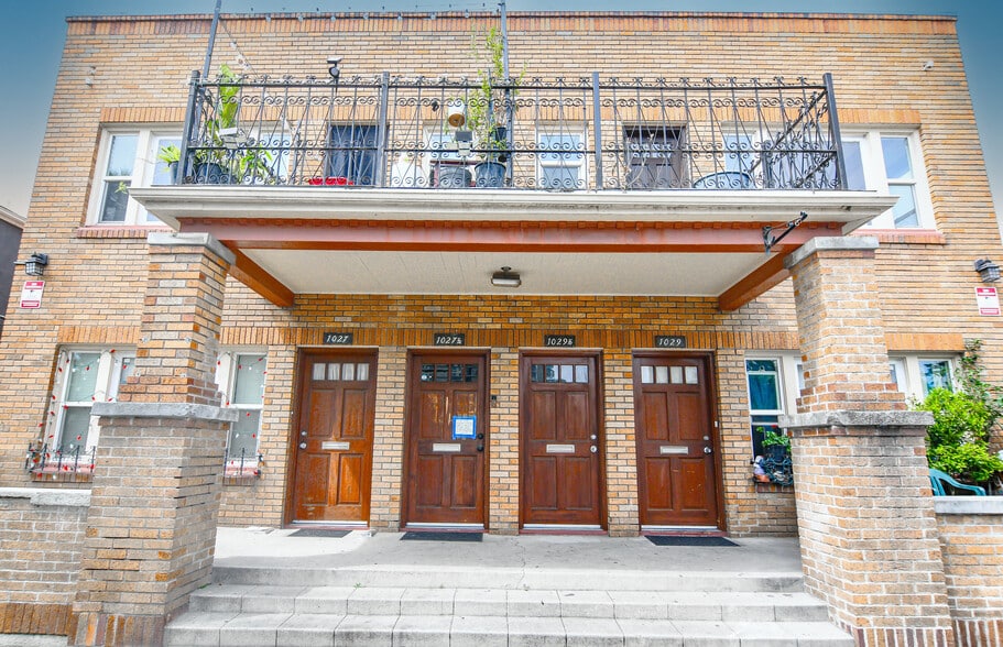 More Photos Of 1027-1029 1/2 Pacific Ave, Long Beach Apartments For Sale