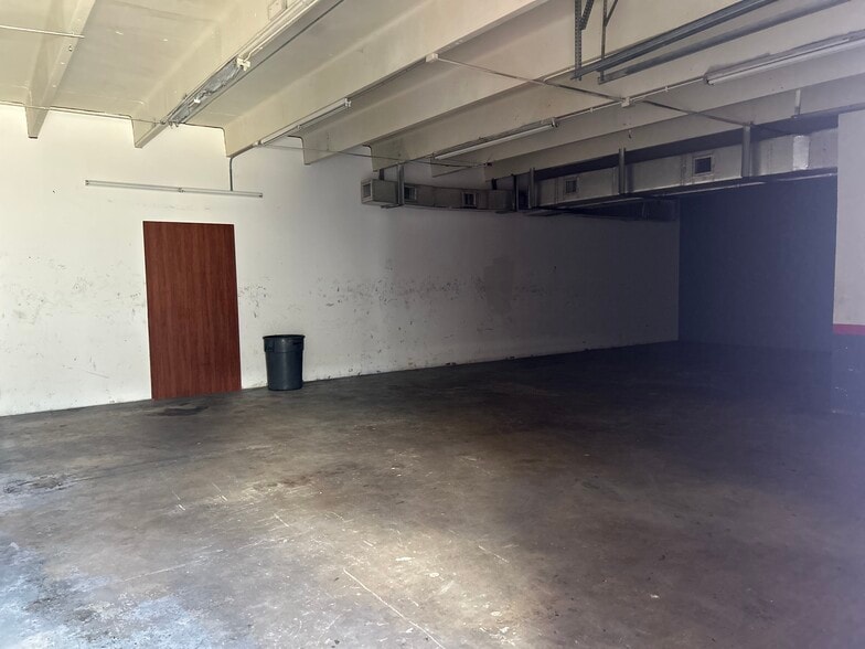 More Photos Of 5840-5846 Funston St, Hollywood Light Manufacturing For Lease