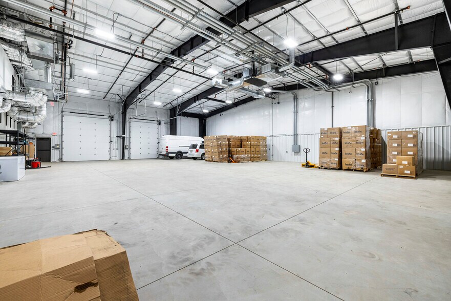 More Photos Of 1450 Enterprise Dr, Lemoore Warehouse For Sale