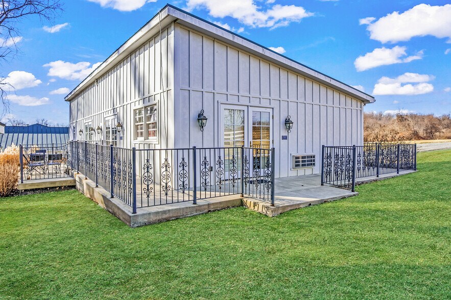 More Photos Of 23130 Briar Patch Ln, Middleburg Hospitality For Sale