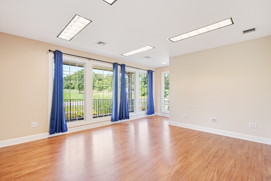 More Photos Of 5 Plains Rd, Augusta Office For Sale