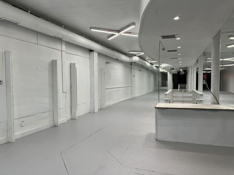 More Photos Of 813 Chapel St, New Haven Freestanding For Lease