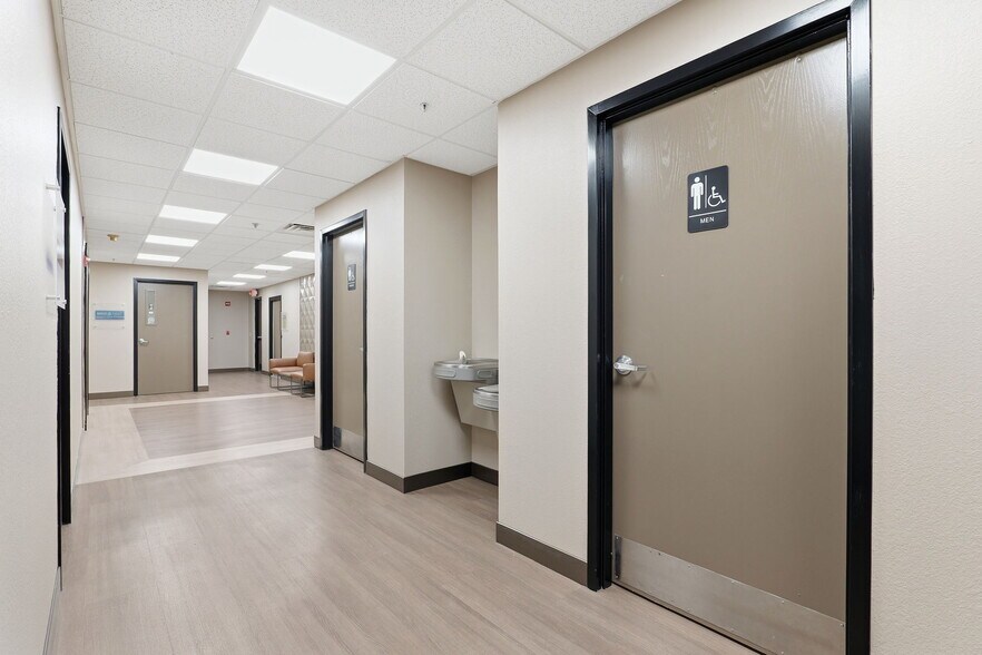 More Photos Of 490 Centre Lake Dr NE, Palm Bay Medical For Lease