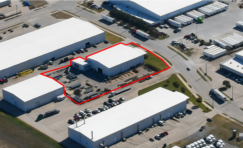 More Photos Of 3621 Shelby Ln, Denton Manufacturing For Lease