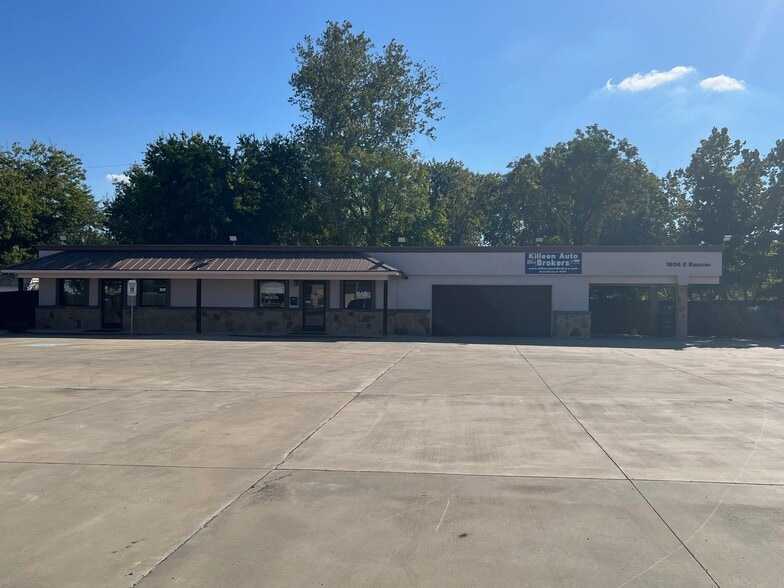 More Photos Of 1800 E Rancier Ave, Killeen Auto Dealership For Sale