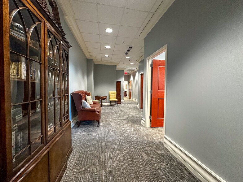 More Photos Of 100 Church St SW, Huntsville Office Residential For Lease
