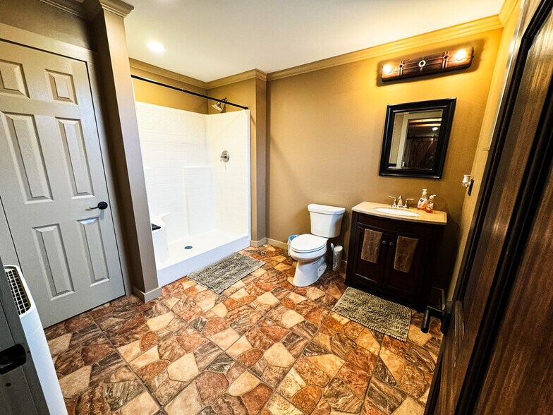 More Photos Of 4 Nora Ln, Pomfret Warehouse For Sale
