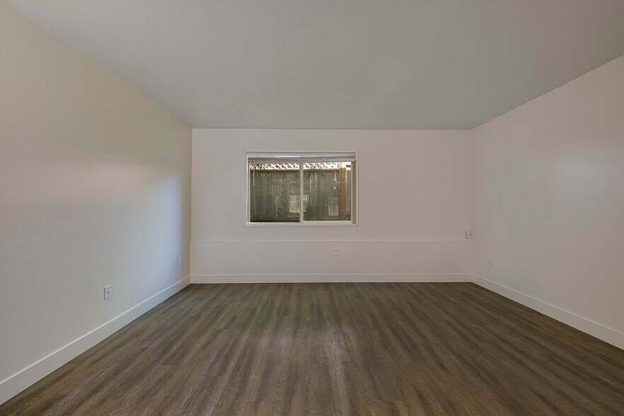 More Photos Of 7831 SW 34th Ave, Portland Apartments For Sale
