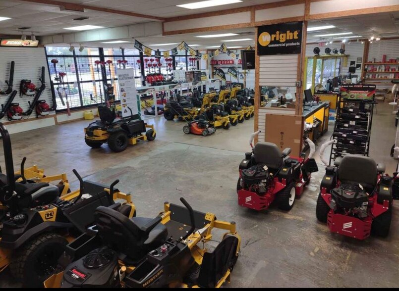 More Photos Of 821 N US Highway 17, Longwood Freestanding For Lease