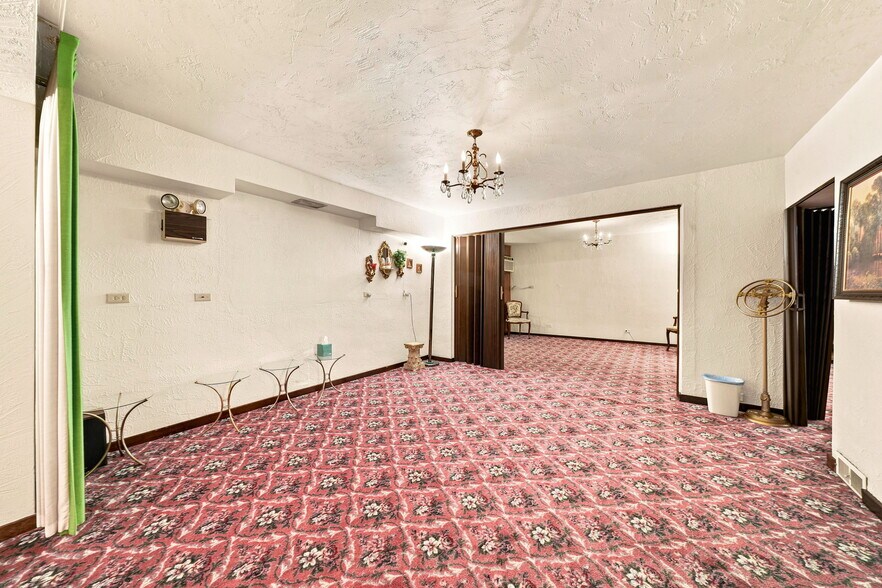 More Photos Of 1519 Renton Rd, Pittsburgh Funeral Home For Sale