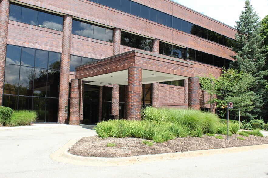 More Photos Of 5445 Corporate Dr, Troy Office For Sale