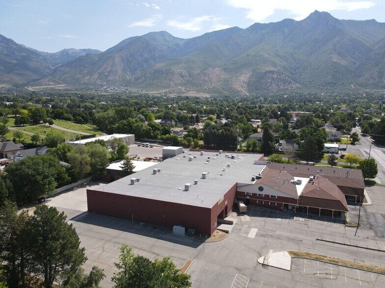 More Photos Of 119-123 E 200 N, Alpine Light Manufacturing For Sale