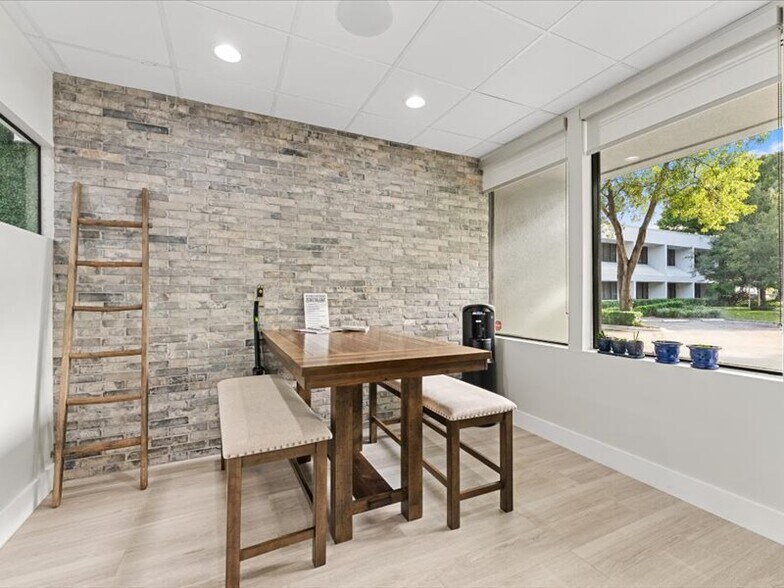 More Photos Of 2295 NW Corporate Blvd, Boca Raton Office Residential For Lease