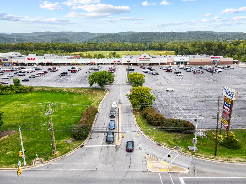 More Photos Of 1-6 Millbrook Plz, Mill Hall Unknown For Lease