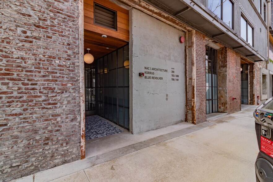 More Photos Of 837 N Spring St, Los Angeles Office For Sale