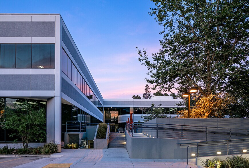 More Photos Of , Orange Office For Sale