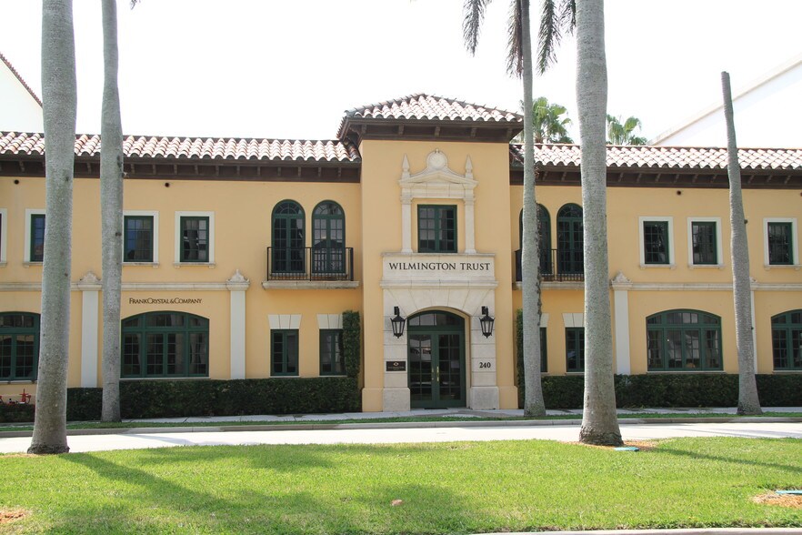 Primary Photo Of 240 Royal Palm Way, Palm Beach Office For Lease