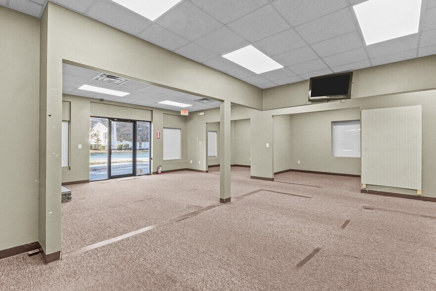 More Photos Of 495 Central Ave, Seekonk Medical For Lease