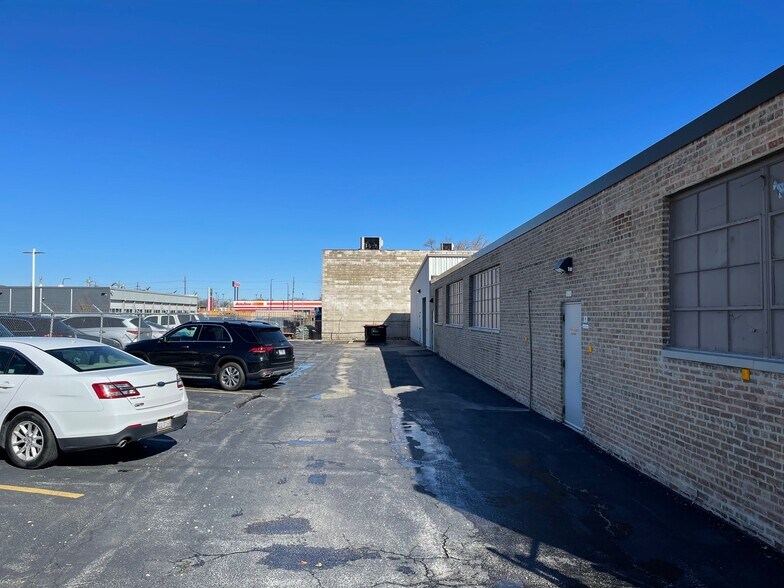 More Photos Of 1509 W Le Moyne St, Melrose Park Warehouse For Sale
