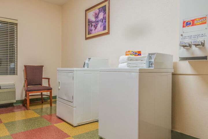 More Photos Of 730 E Xenia Dr, Fairborn Hotel For Sale