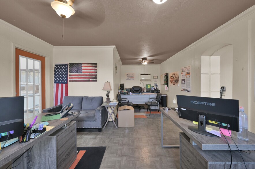 More Photos Of 13782 Highway 105 W, Conroe Light Manufacturing For Sale