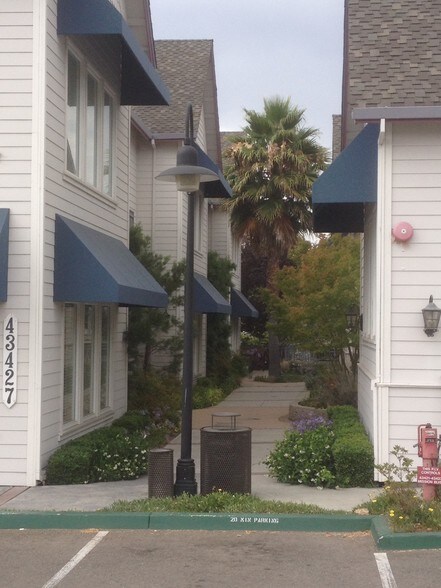 More Photos Of 43427-43433 Mission Blvd, Fremont Office For Sale