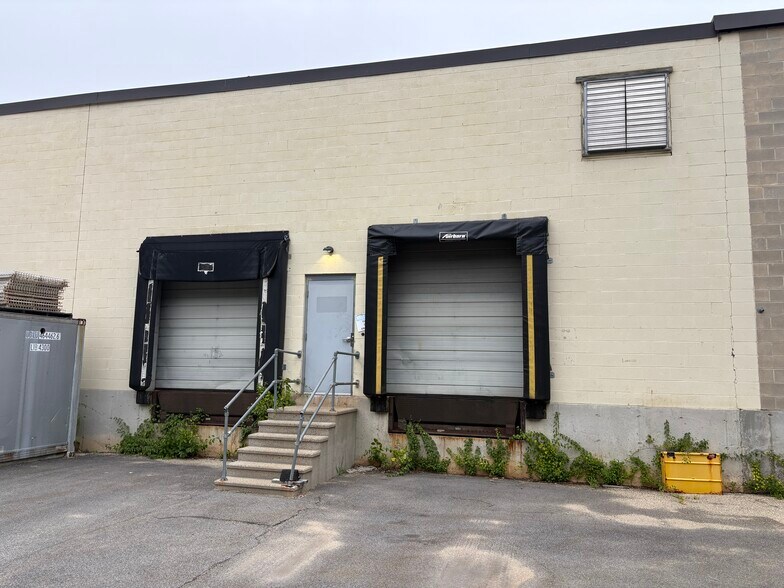 More Photos Of 10 Forbes Rd, Newmarket Manufacturing For Lease