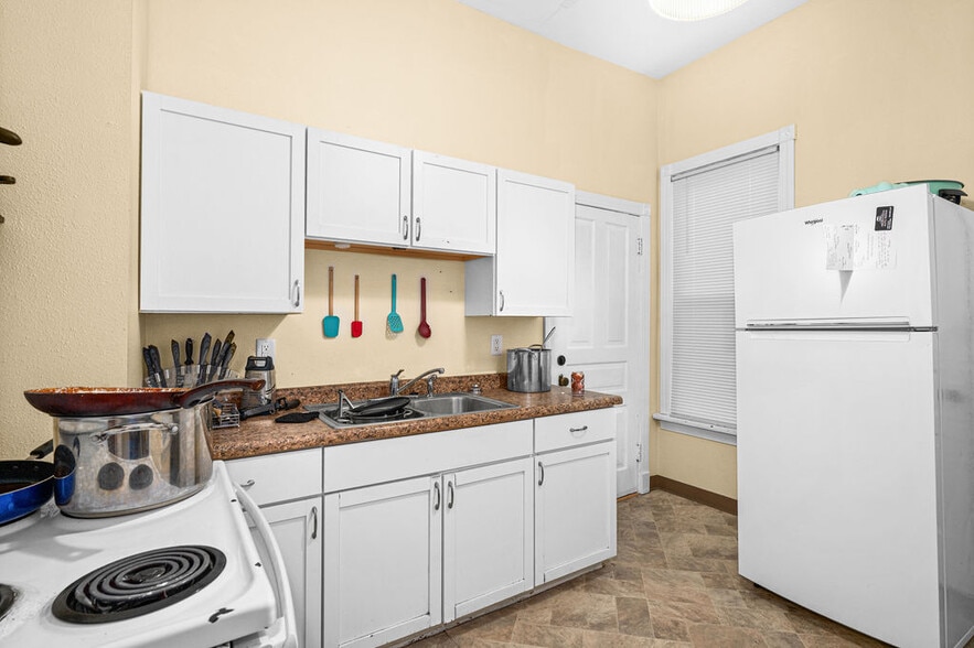 More Photos Of 1426-1428 E 1st St, Duluth Apartments For Sale