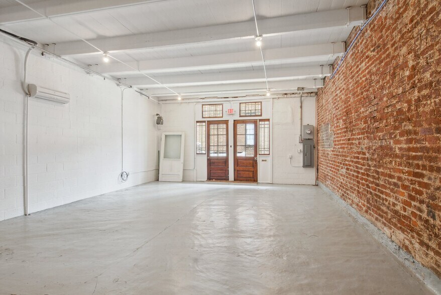 More Photos Of 325 Andrew Higgins Dr, New Orleans Storefront For Lease