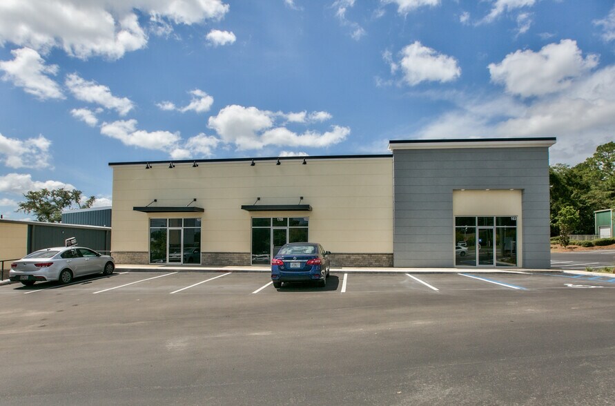 More Photos Of 1706 Capital Cir NE, Tallahassee General Retail For Lease