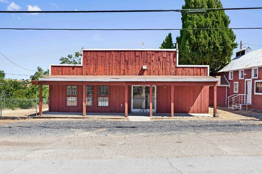 More Photos Of 30025 Yosemite Blvd, La Grange General Retail For Sale