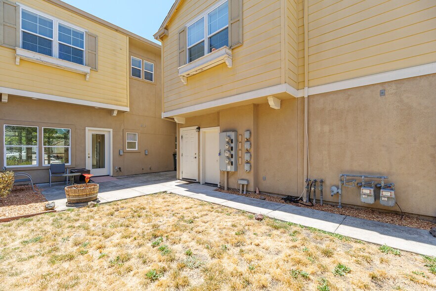 More Photos Of 4073 Louis Krohn Dr, Santa Rosa Storefront Retail Residential For Sale