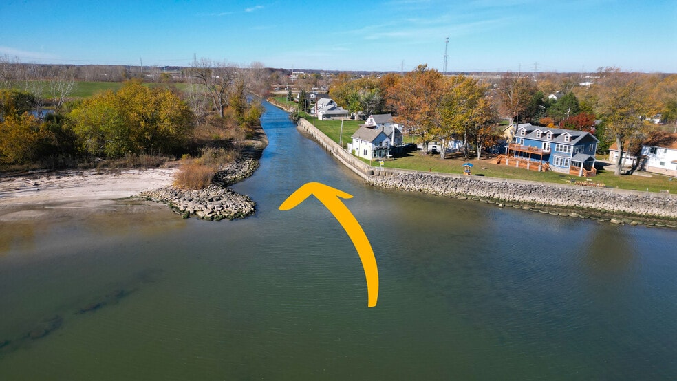 More Photos Of 10420 Harold Dr, Luna Pier Marina For Sale