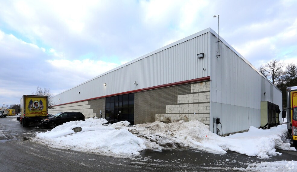 More Photos Of 1010 W Chestnut St, Brockton Distribution For Lease
