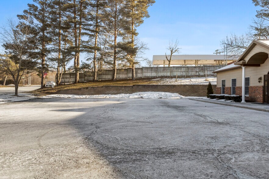 More Photos Of 250 Osborne Rd, Colonie Office For Lease